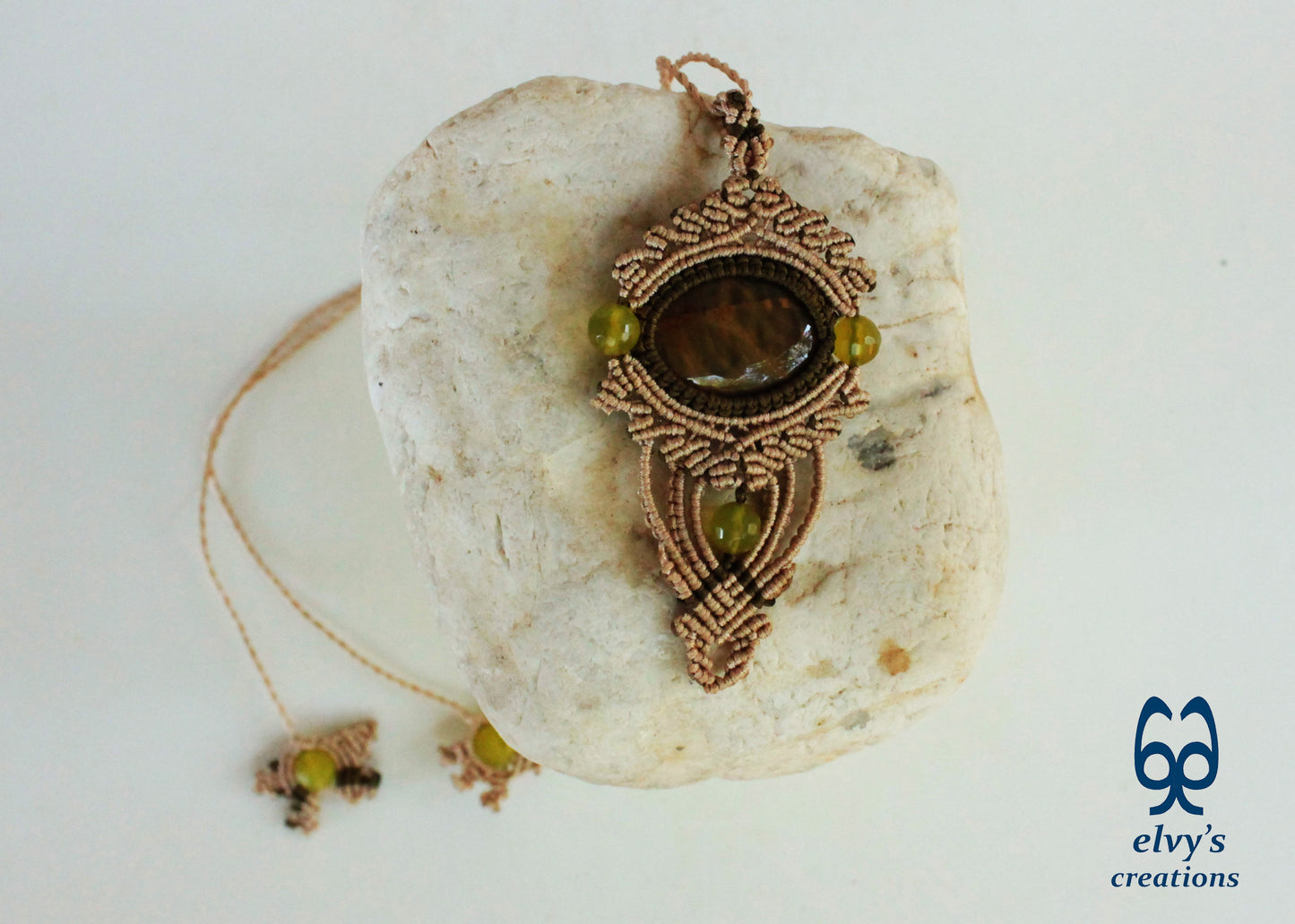 Beige Macrame Necklace with Jasper Gemstones Green Macrame Pendant Macrame Jasper Stone, Μπεζ Μακραμέ Κολιέ με Πράσινες Πετρες Κρυστάλλους  Ίασπις 