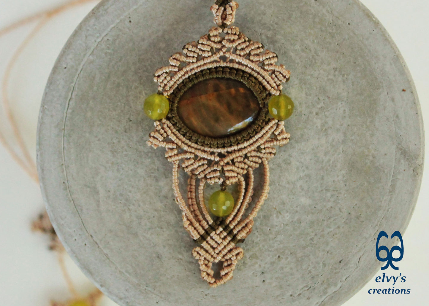 Beige Macramé Necklace with Jasper Gemstones