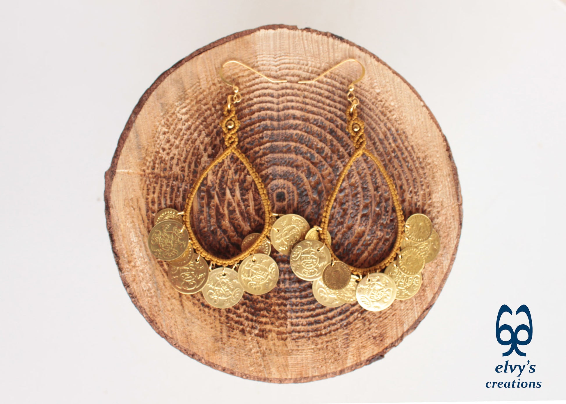 Gold Handmade Macrame Earrings Long Dangle with Amethyst Gemstones, Χρυσά Μακραμέ Σκουλαρίκια με Φλουριά