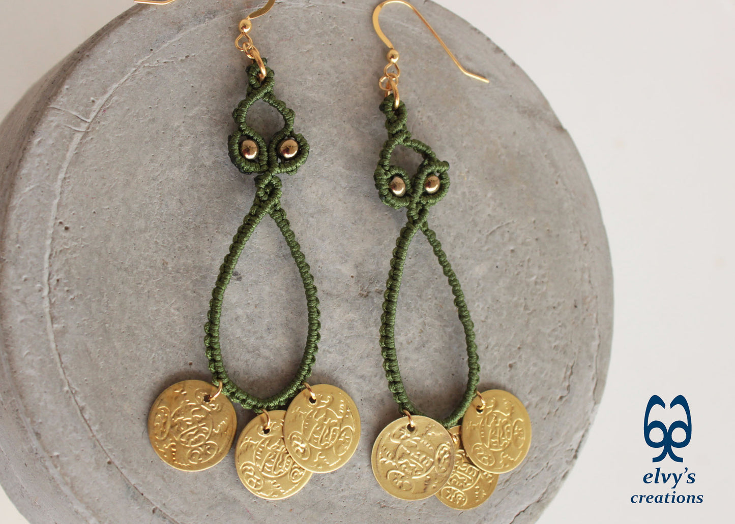 Green Macrame Earrings with Hematite Gemstones Gypsy Earrings with Coins Boho Dangle with Coins, Μακραμέ Σκουλαρίκια με Χρυσά Φλουριά και Κρυστάλλους Αιματίτη