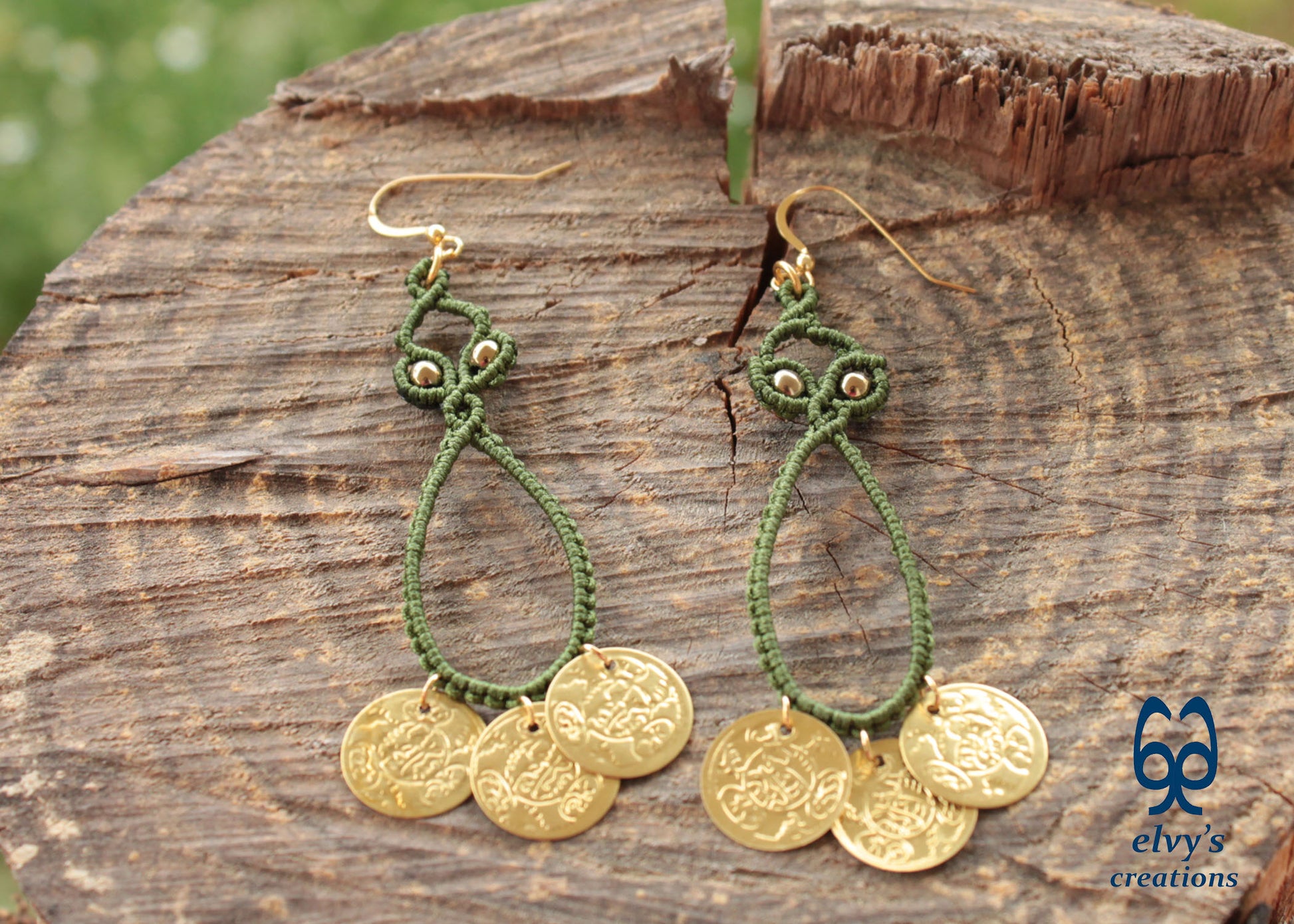 Green Macrame Earrings with Hematite Gemstones Gypsy Earrings with Coins Boho Dangle with Coins, Μακραμέ Σκουλαρίκια με Χρυσά Φλουριά και Κρυστάλλους Αιματίτη