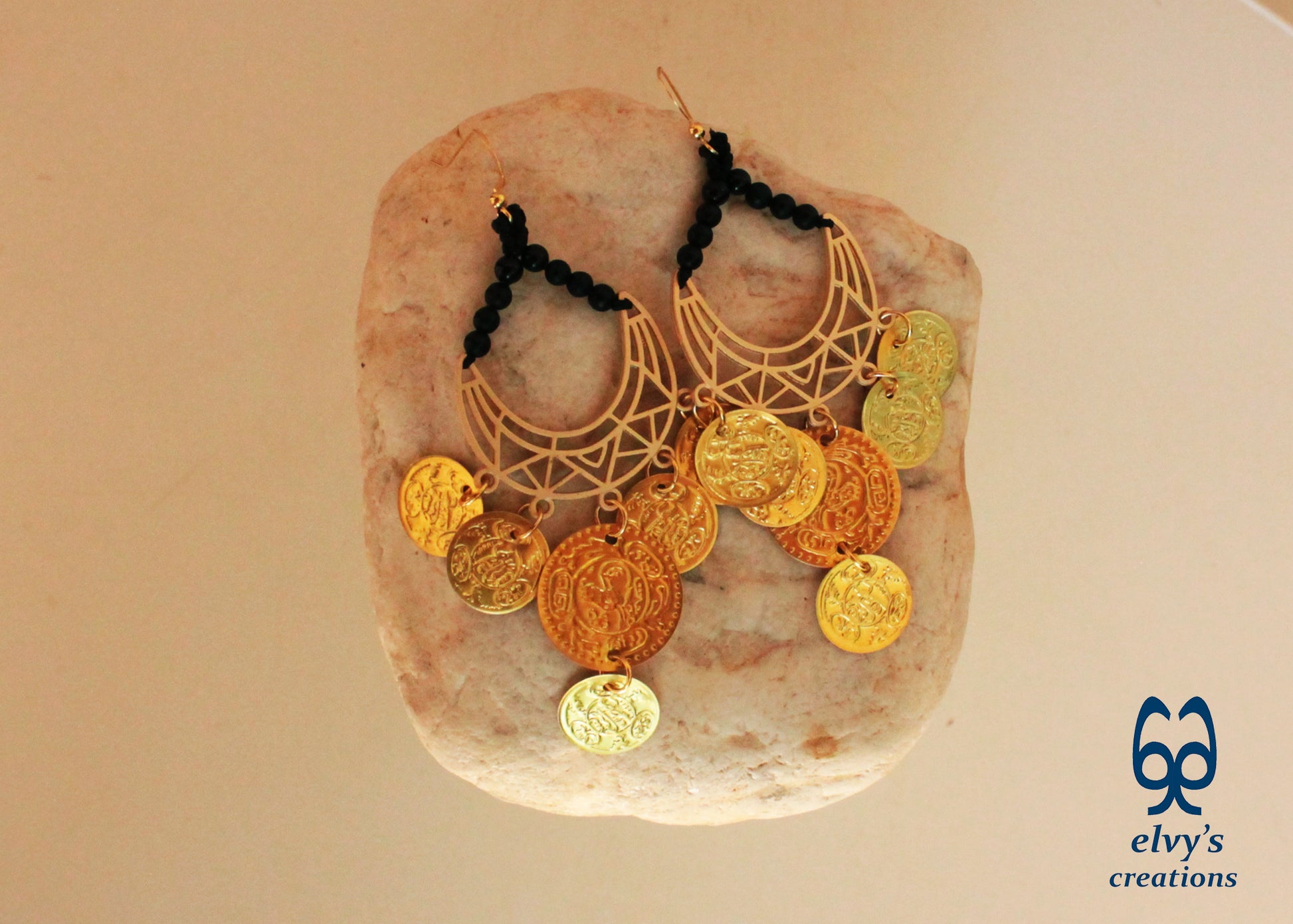 Gold Macrame Earrings with Onyx Gemstones Gypsy Earrings with Coins Boho Dangle with Coins, Μακραμέ Σκουλαρίκια με Χρυσά Φλουριά και Κρυστάλλους Όνυχα